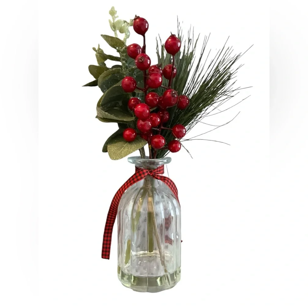 VASE Clear Beveled Christmas Floral Berries & Greenery 11” High NWOT